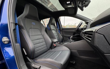 Volkswagen Golf R, 2021 год, 3 900 000 рублей, 32 фотография