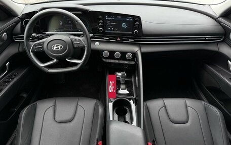 Hyundai Elantra, 2023 год, 2 200 000 рублей, 7 фотография