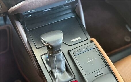 Lexus ES VII, 2019 год, 3 790 000 рублей, 22 фотография