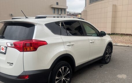 Toyota RAV4, 2015 год, 2 300 000 рублей, 5 фотография