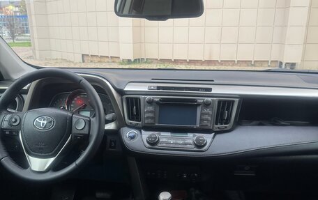 Toyota RAV4, 2015 год, 2 300 000 рублей, 4 фотография