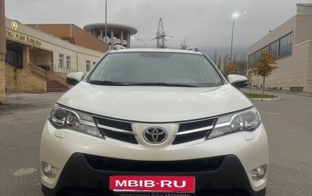 Toyota RAV4, 2015 год, 2 300 000 рублей, 10 фотография