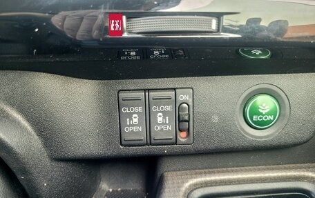 Honda Stepwgn IV, 2019 год, 1 840 000 рублей, 12 фотография