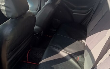 Toyota Matrix, 2003 год, 550 000 рублей, 7 фотография