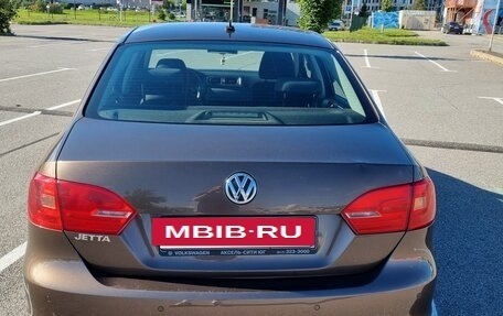 Volkswagen Jetta VI, 2011 год, 830 000 рублей, 4 фотография