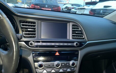 Hyundai Elantra VI рестайлинг, 2019 год, 1 500 000 рублей, 9 фотография