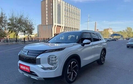 Mitsubishi Outlander, 2022 год, 2 640 000 рублей, 1 фотография