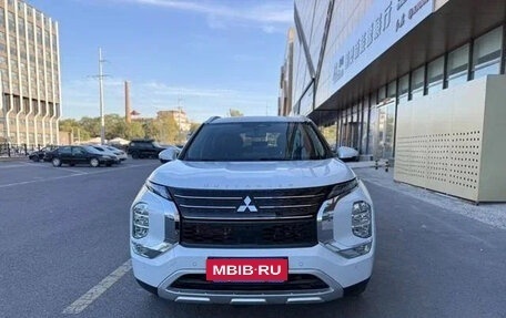 Mitsubishi Outlander, 2022 год, 2 640 000 рублей, 2 фотография