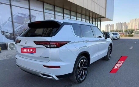 Mitsubishi Outlander, 2022 год, 2 640 000 рублей, 4 фотография