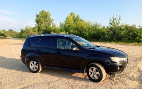 Mitsubishi Outlander III рестайлинг 3, 2010 год, 770 000 рублей, 2 фотография