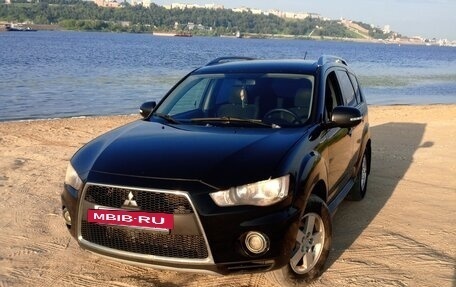 Mitsubishi Outlander III рестайлинг 3, 2010 год, 770 000 рублей, 4 фотография