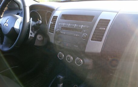 Mitsubishi Outlander III рестайлинг 3, 2010 год, 770 000 рублей, 15 фотография