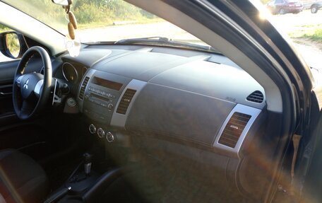 Mitsubishi Outlander III рестайлинг 3, 2010 год, 770 000 рублей, 16 фотография