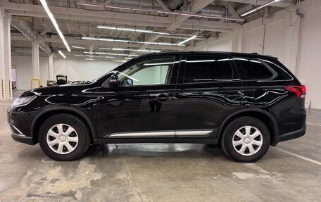 Mitsubishi Outlander III рестайлинг 3, 2018 год, 2 250 000 рублей, 2 фотография