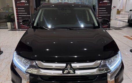 Mitsubishi Outlander III рестайлинг 3, 2018 год, 2 250 000 рублей, 11 фотография