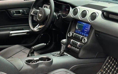 Ford Mustang VI рестайлинг, 2021 год, 2 760 000 рублей, 2 фотография