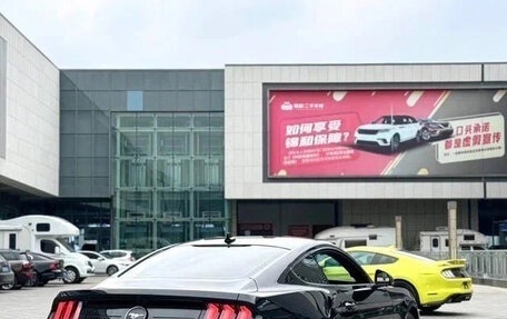 Ford Mustang VI рестайлинг, 2021 год, 2 760 000 рублей, 3 фотография