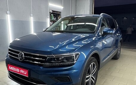 Volkswagen Tiguan II, 2020 год, 3 800 000 рублей, 1 фотография
