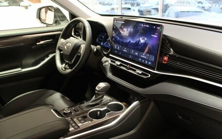 Toyota Highlander, 2025 год, 6 590 000 рублей, 24 фотография