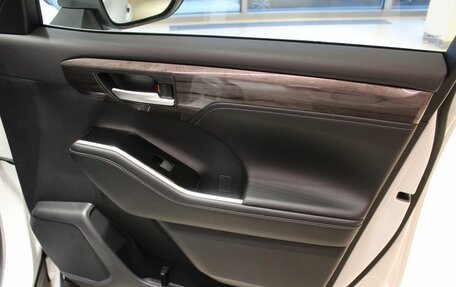 Toyota Highlander, 2025 год, 6 590 000 рублей, 29 фотография