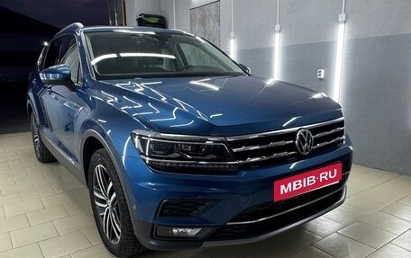 Volkswagen Tiguan II, 2020 год, 3 800 000 рублей, 2 фотография