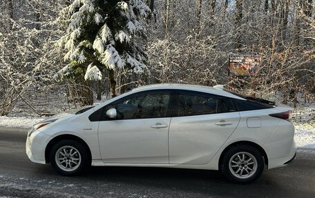 Toyota Prius IV XW50, 2016 год, 1 700 000 рублей, 7 фотография