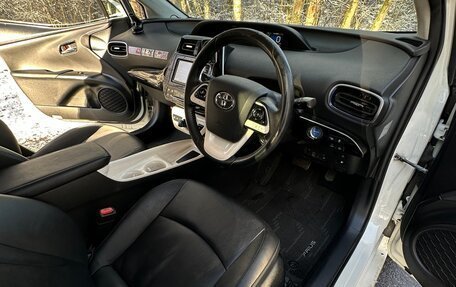 Toyota Prius IV XW50, 2016 год, 1 700 000 рублей, 11 фотография