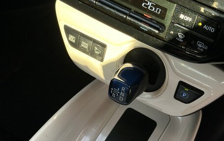 Toyota Prius IV XW50, 2016 год, 1 700 000 рублей, 17 фотография