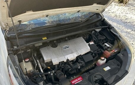 Toyota Prius IV XW50, 2016 год, 1 700 000 рублей, 19 фотография