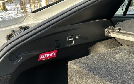 Toyota Prius IV XW50, 2016 год, 1 700 000 рублей, 26 фотография