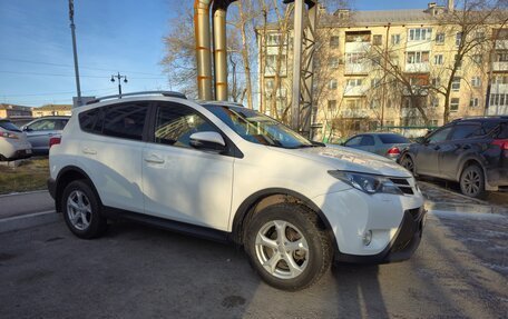 Toyota RAV4, 2014 год, 1 850 000 рублей, 3 фотография