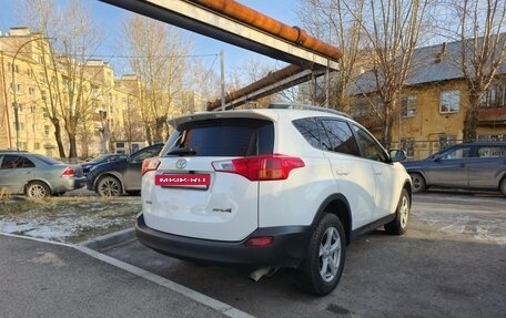 Toyota RAV4, 2014 год, 1 850 000 рублей, 4 фотография