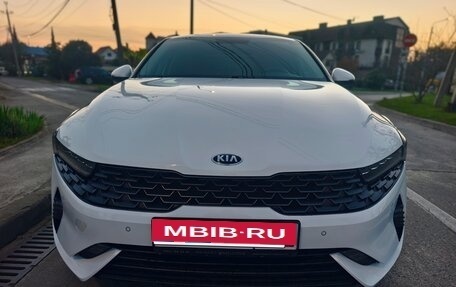 KIA K5, 2021 год, 1 740 000 рублей, 1 фотография