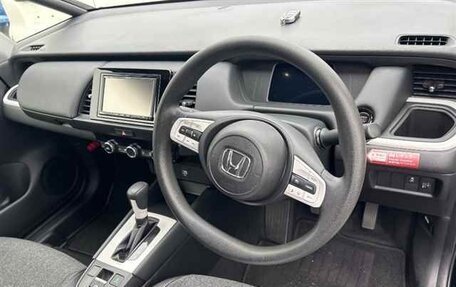 Honda Fit, 2022 год, 1 057 550 рублей, 3 фотография