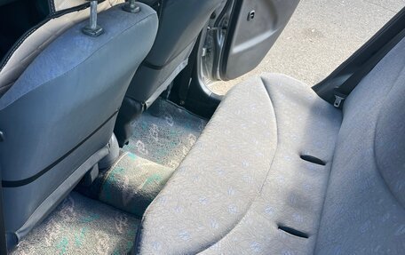 Toyota Vitz, 2001 год, 350 000 рублей, 32 фотография