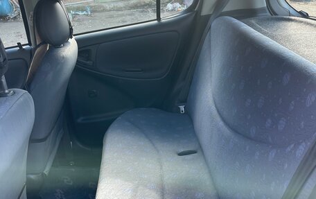 Toyota Vitz, 2001 год, 350 000 рублей, 34 фотография