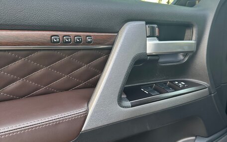 Toyota Land Cruiser 200, 2016 год, 6 900 000 рублей, 7 фотография