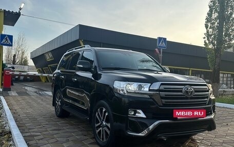 Toyota Land Cruiser 200, 2016 год, 6 900 000 рублей, 2 фотография