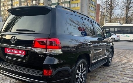 Toyota Land Cruiser 200, 2016 год, 6 900 000 рублей, 3 фотография