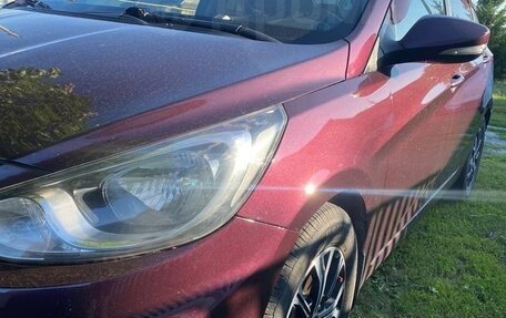 Hyundai Solaris II рестайлинг, 2011 год, 750 000 рублей, 1 фотография