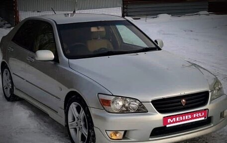 Toyota Altezza, 2002 год, 870 000 рублей, 2 фотография