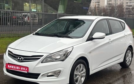 Hyundai Solaris II рестайлинг, 2015 год, 850 000 рублей, 3 фотография