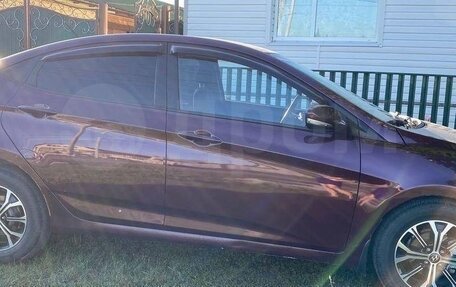 Hyundai Solaris II рестайлинг, 2011 год, 750 000 рублей, 5 фотография