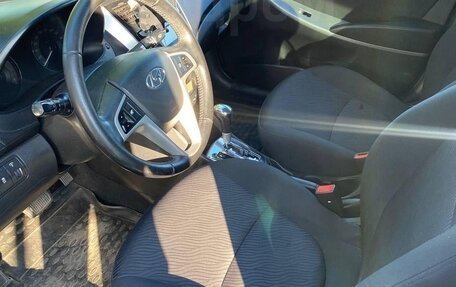 Hyundai Solaris II рестайлинг, 2011 год, 750 000 рублей, 8 фотография