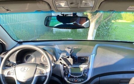 Hyundai Solaris II рестайлинг, 2011 год, 750 000 рублей, 11 фотография