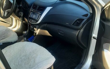 Hyundai Solaris II рестайлинг, 2012 год, 1 050 000 рублей, 4 фотография