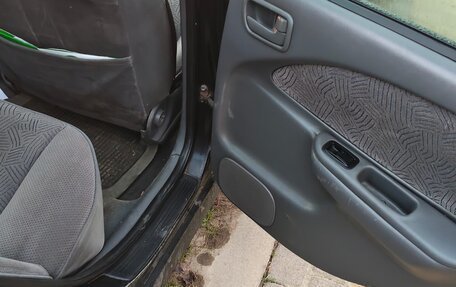 Toyota Avensis III рестайлинг, 1999 год, 240 000 рублей, 8 фотография