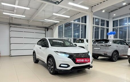 Honda Vezel, 2018 год, 1 999 000 рублей, 8 фотография