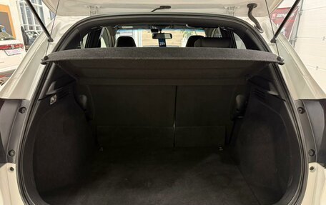 Honda Vezel, 2018 год, 1 999 000 рублей, 19 фотография