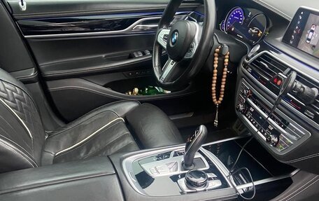 BMW 7 серия, 2018 год, 2 500 000 рублей, 5 фотография